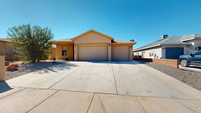 Photo - 490 Montecito Dr