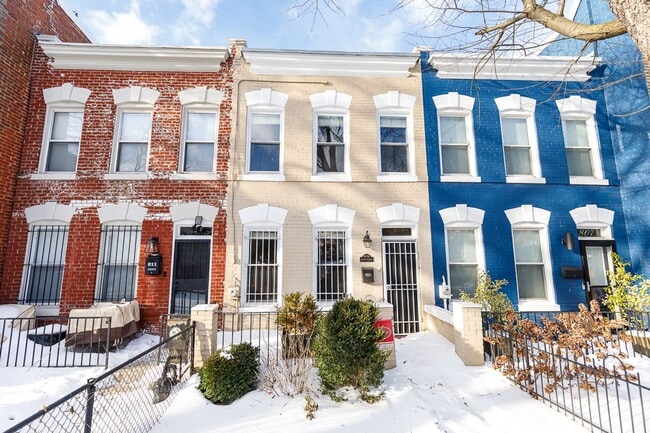 Building Photo - Updated Row Home with 2 Beds, 2.5 Baths Steps to Metro