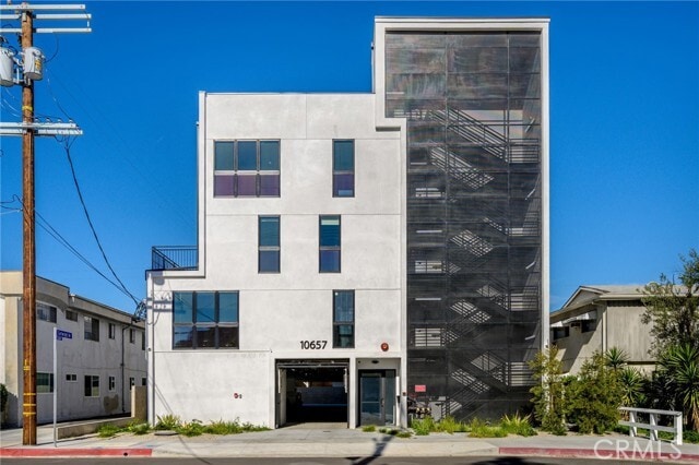 Photo - 10657 Moorpark St Unit 401