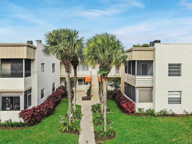 Building Photo - 899 Normandy Trail Unit 899