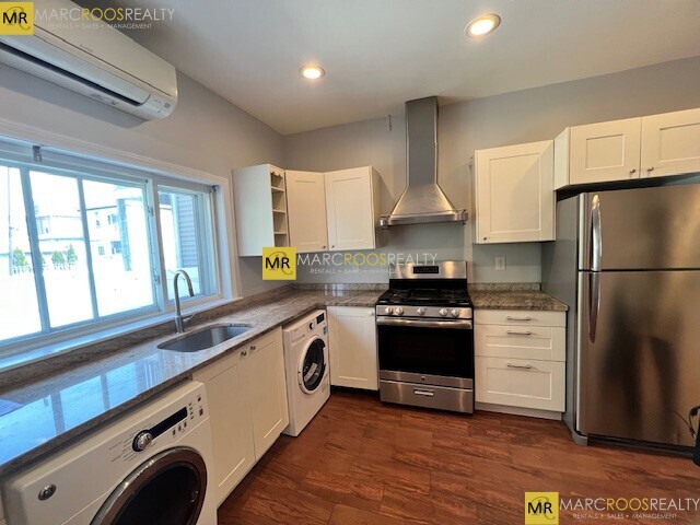 Photo - 115 Moore St Unit 1