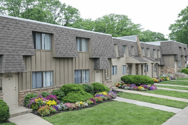 Photo - Knollwood Apartments