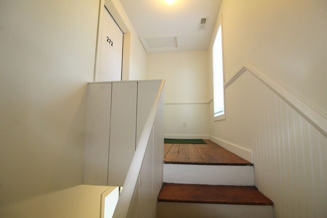 Photo - 272 W Bruce St
