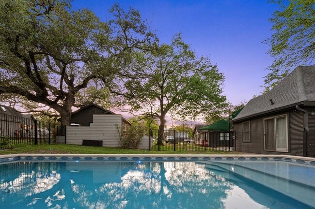 Photo - 1503 Drake Ave