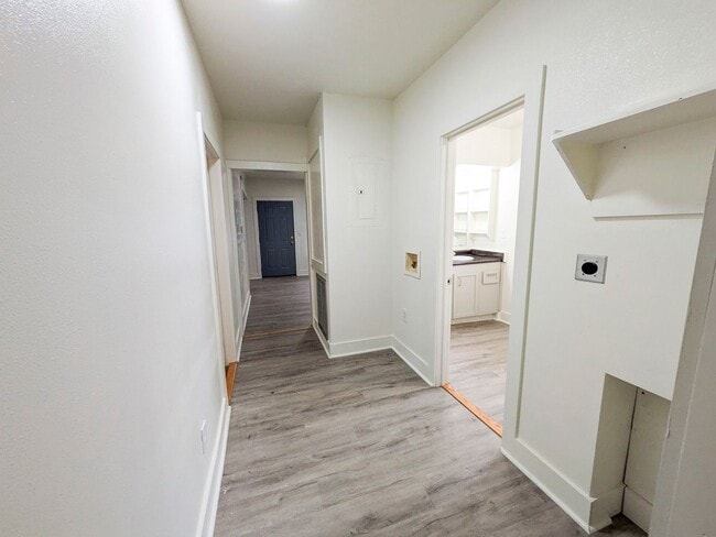 Photo - 230 Moreland St