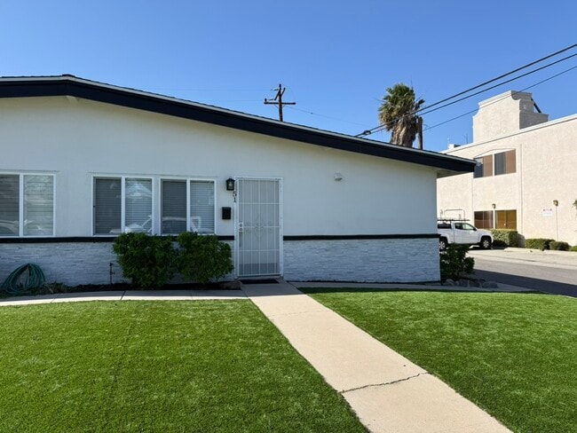 Building Photo - 51 Geneive St Unit 51