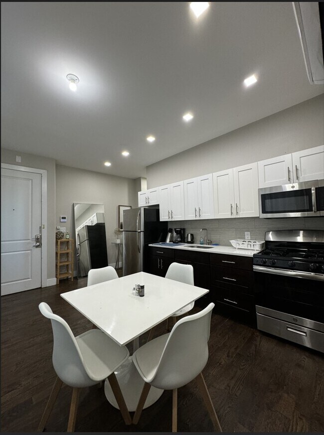 Unit 1F - 4 Whitman Ave Unit 1F