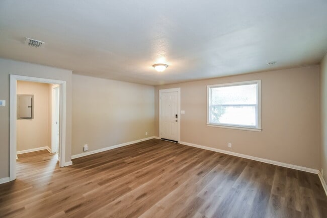 Photo - 5405 Sharon Terrace