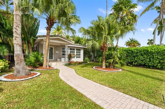 Building Photo - 1443 Hollywood Blvd