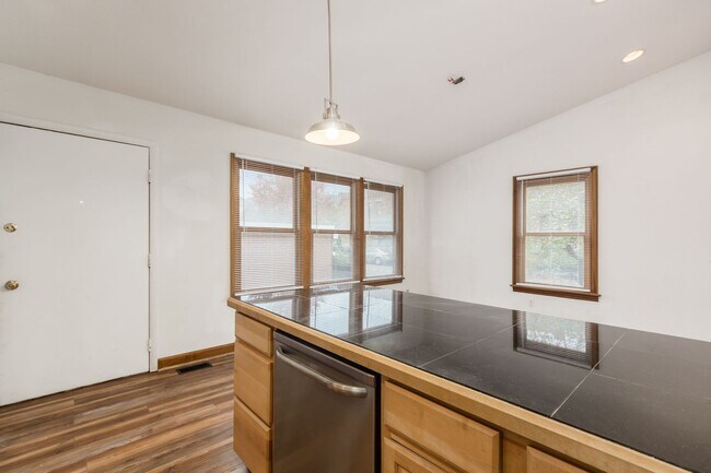 Photo - 981 Highland St Unit A