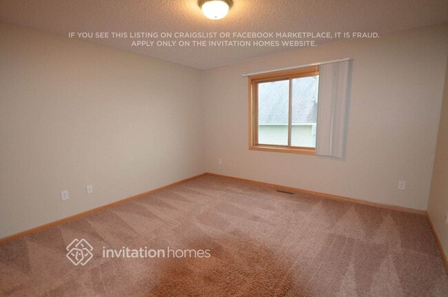 Photo - 713 3rd St SW
