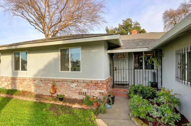 Photo - Beautiful Renovated 3/1 In Sacramento