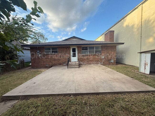 Photo - 118 SW 1st St