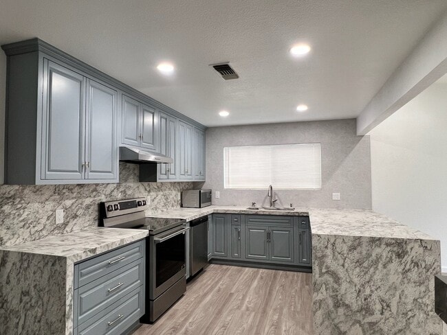 Photo - 1074 Plumwood Ct