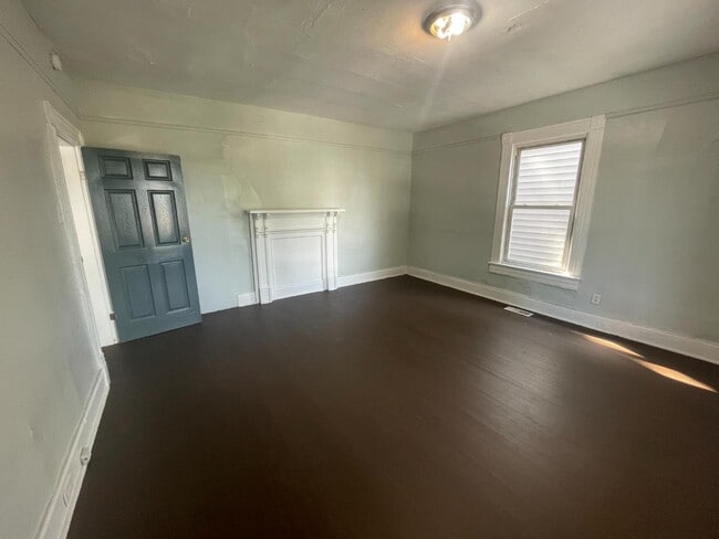 Photo - 2019 Main St