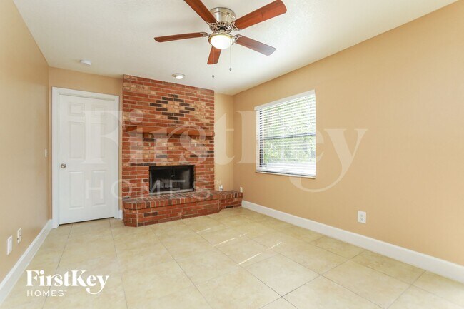 Photo - 988 Glenview Cir