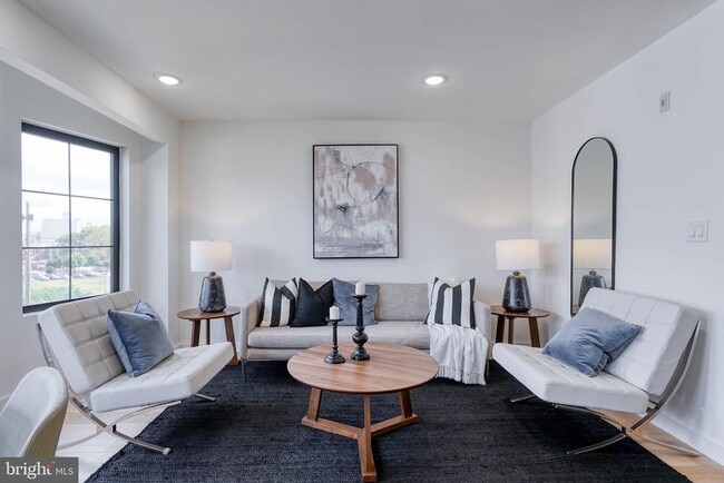 Photo - 850 N 19th St Unit 2