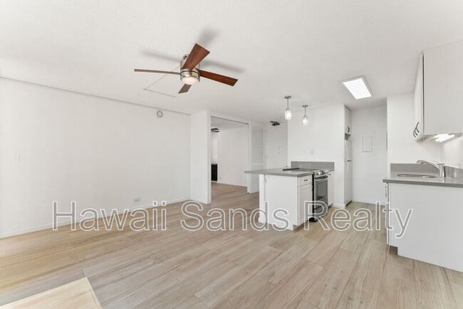 Photo - 320 Lili?uokalani Ave