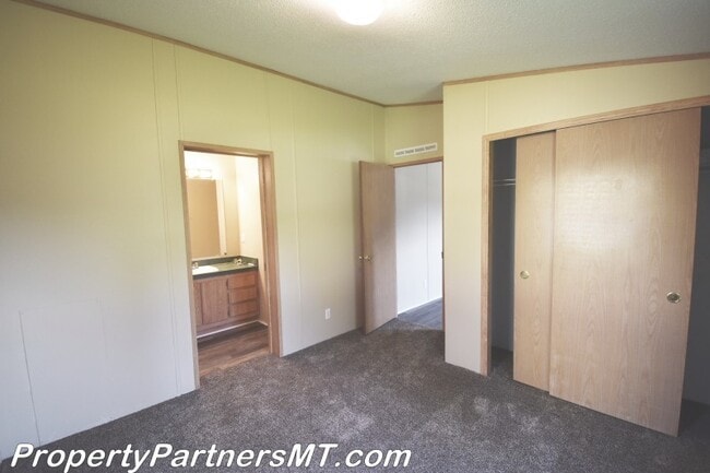 Photo - 3 Bed 2 Bath - Updated modular house!