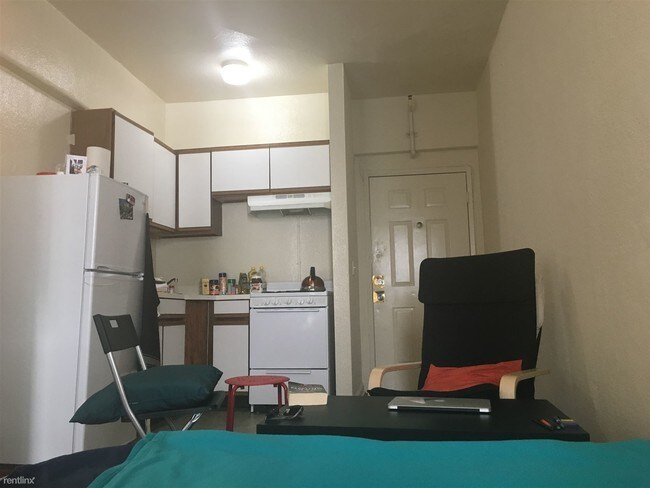 Building Photo - 418 S Normandie Ave