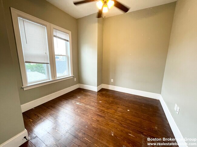 Photo - 178 Hillside St