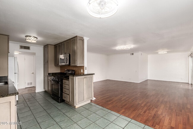 Building Photo - 6767 N 7th St Unit 230 Rental