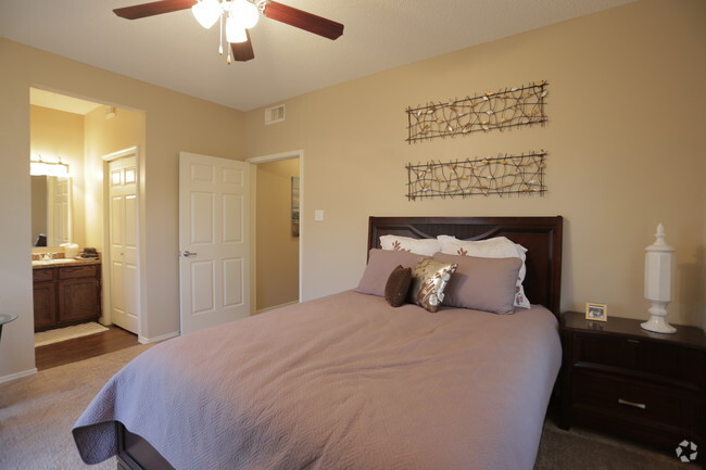 Off-Campus Housing & Apartments in Laredo, TX with Pets Allowed |  ForRentUniversity