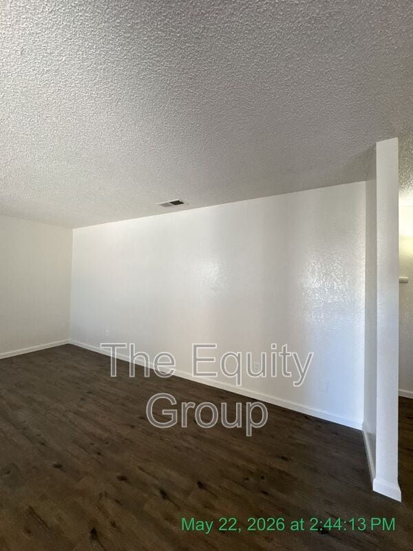 Photo - 148 S Peppertree St