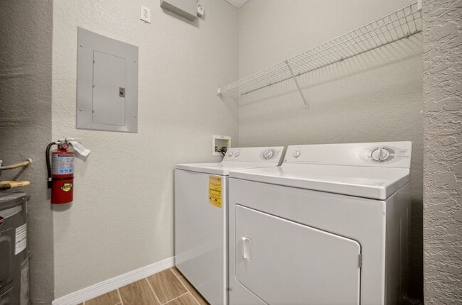 Photo - Crescent Place - 16-104 Unidad 16-104