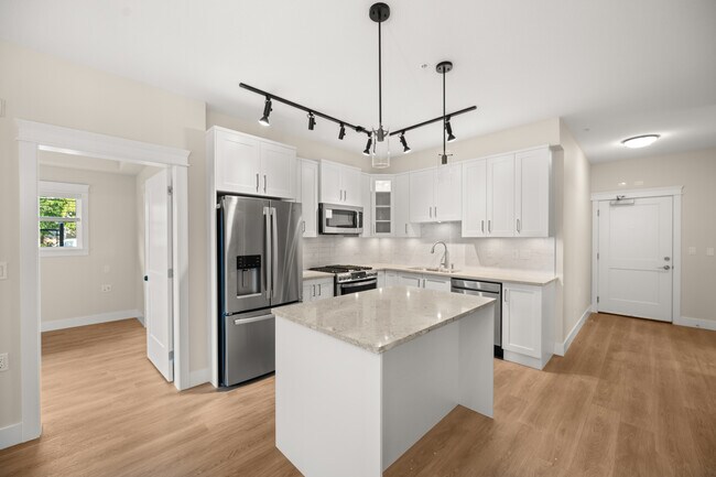 Photo - 20932-20983 83 Ave