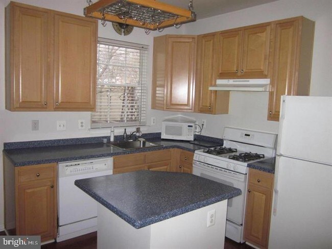 Photo - 635 Baystone Ct