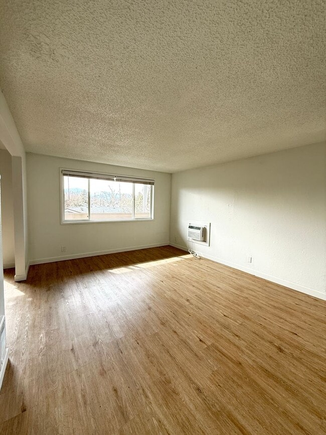 Photo - Townhome in North Medford!