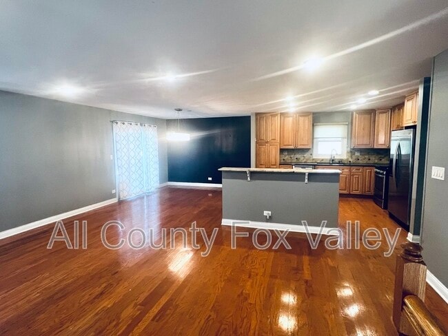 489 Ridgewood Ln