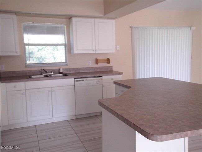 Photo - 845 Wolverine St E