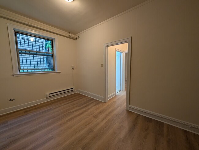 Photo - 2532 N Sawyer Ave Unit 105