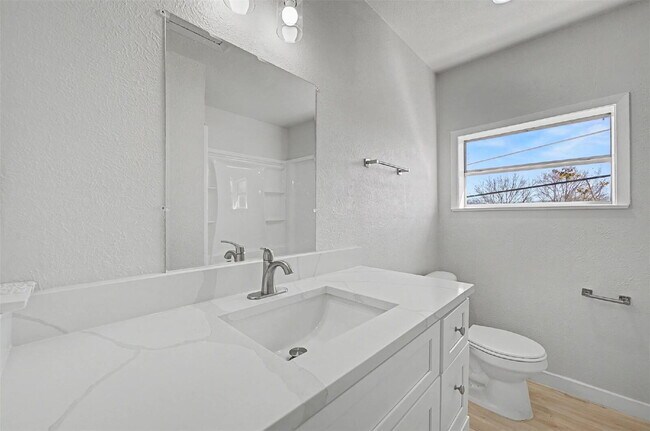 Fully renovated 1 bed, 1 bath apartments - Utilities Included