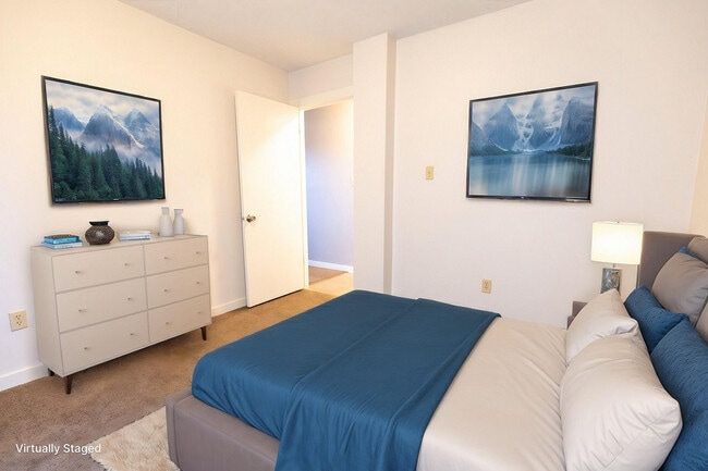 Photo - College 1127