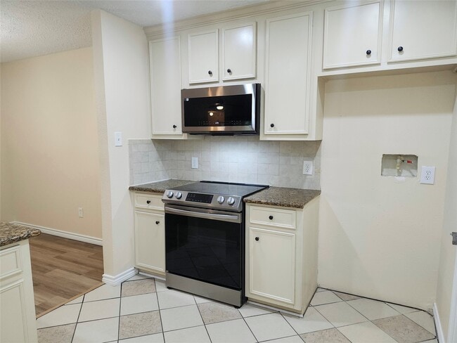 Photo - 322 Windward
