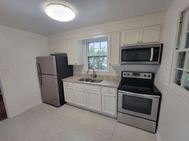 Photo - 2014 Bluemont Dr