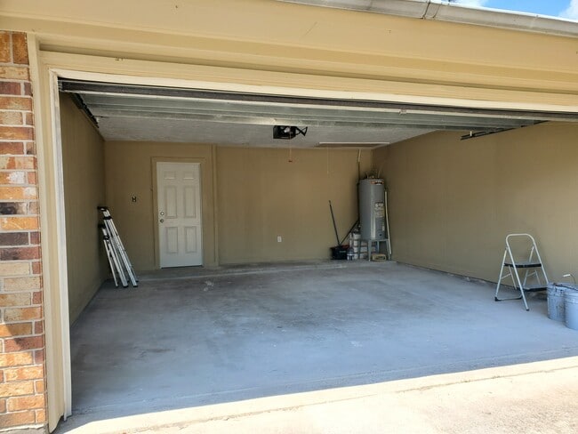 Photo - 7801 Barryknoll Ln