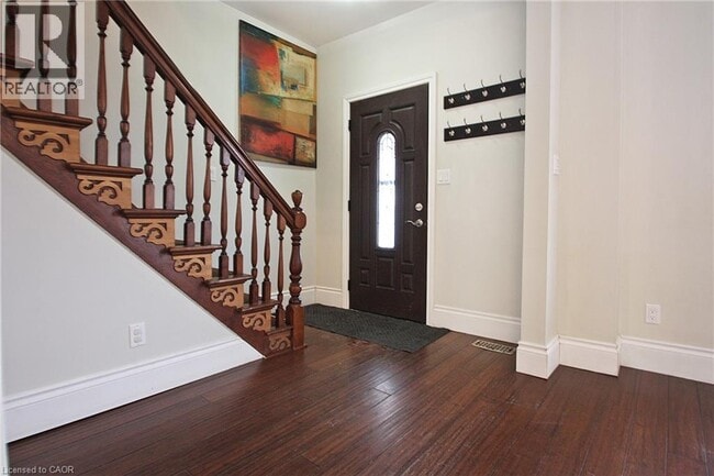 Photo - 129 Hillyard St