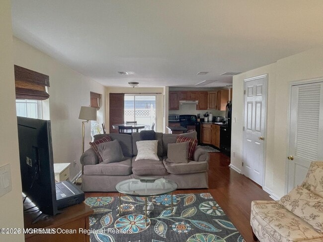 Photo - 520 3rd W Ave