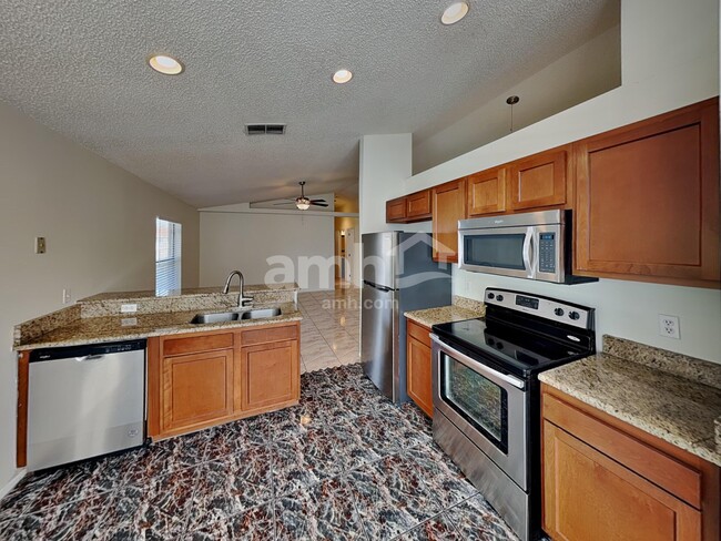 Photo - 1431 Londra Ln