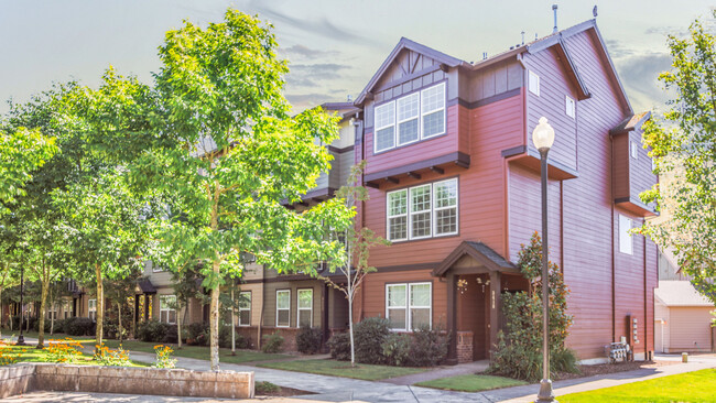 *Large Hillsboro 4 Bedroom Townhome Availa... - *Large Hillsboro 4 Bedroom Townhome Availa...