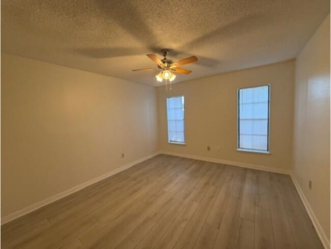 Photo - 2 Bedroom w/ Fireplace- Water & Lawn C...