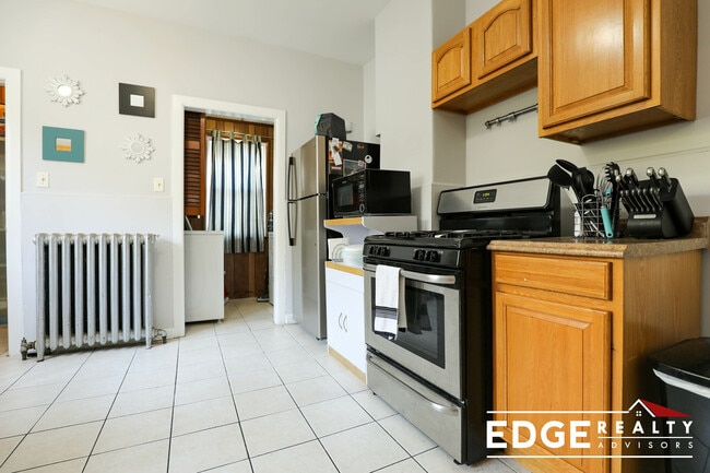 Photo - 285 Market St