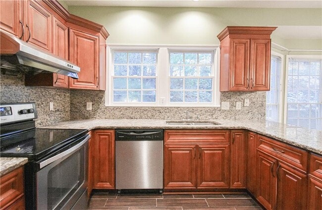 Photo - 1104 Sadlers Close