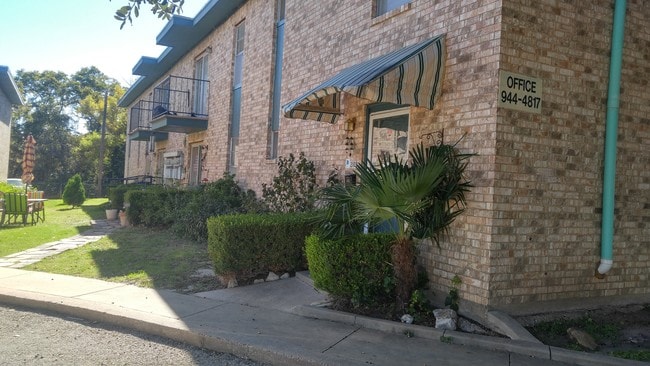 Rosewood Park Apartments UP