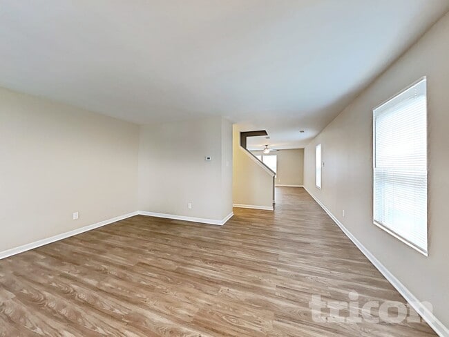 Photo - 7242 Fox Point Dr