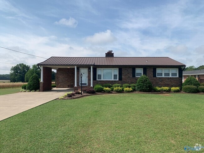Building Photo - 19456 Huntsville Brownsferry Rd Rental